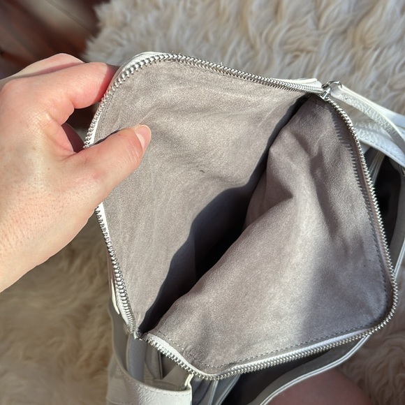 Vince Camuto leather bag - Picture 10 of 14